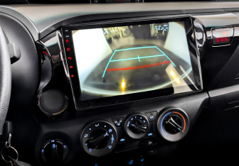 Подержанный автомобиль Toyota Hilux 2020 года (24 фото)