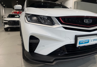 Подержанный автомобиль Geely Coolray 2023 года (8 фото)