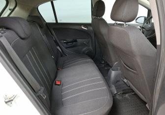 Подержанный автомобиль Opel Corsa 2012 года (11 фото)