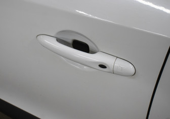 Подержанный автомобиль Renault Fluence 2016 года (23 фото)