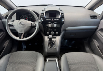 Подержанный автомобиль Opel Zafira Compactvan 2011 года (12 фото)