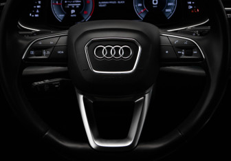 Подержанный автомобиль Audi Q7 2021 года (10 фото)