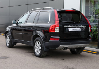 Подержанный автомобиль Volvo XC90 2011 года (7 фото)