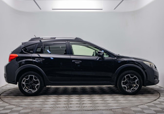 Подержанный автомобиль Subaru XV 2013 года (6 фото)
