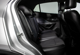 Подержанный автомобиль Opel Mokka 2013 года (9 фото)