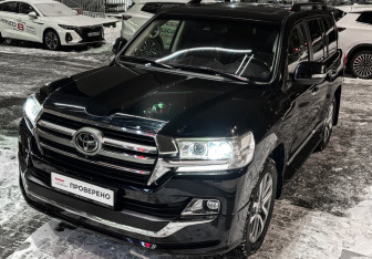Подержанный автомобиль Toyota Land Cruiser Suv 2019 года (40 фото)