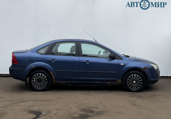 Подержанный автомобиль Ford Focus Sedan 2006 года (4 фото)