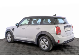 Подержанный автомобиль MINI Countryman 2018 года (7 фото)