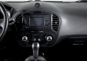 Подержанный автомобиль Nissan Juke 2011 года (13 фото)