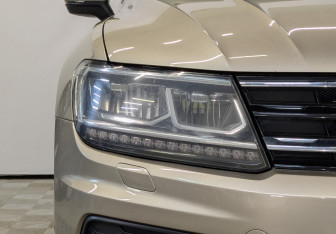 Подержанный автомобиль Volkswagen Tiguan 2018 года (17 фото)