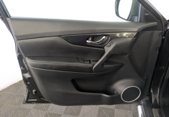 Подержанный автомобиль Nissan X-Trail 2018 года (19 фото)