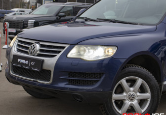 Подержанный автомобиль Volkswagen Touareg 2008 года (20 фото)