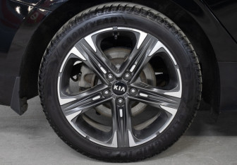 Подержанный автомобиль Kia K5 2020 года (26 фото)