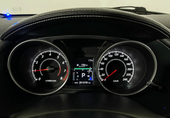 Подержанный автомобиль Mitsubishi Outlander 2009 года (11 фото)