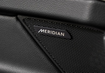 Подержанный автомобиль Jaguar XF Sedan 2018 года (16 фото)