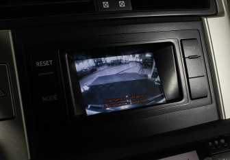 Подержанный автомобиль Toyota Land Cruiser Prado 2011 года (14 фото)