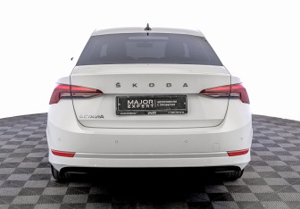 Подержанный автомобиль Skoda Octavia Liftback 2021 года (6 фото)