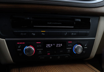 Подержанный автомобиль Audi A7 2016 года (25 фото)