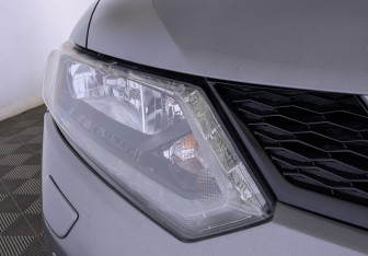 Подержанный автомобиль Nissan X-Trail 2016 года (10 фото)