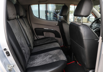 Подержанный автомобиль Mitsubishi L200 2012 года (12 фото)