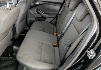 Подержанный автомобиль Ford Focus Wagon 2017 года (12 фото)