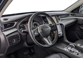 Подержанный автомобиль Infiniti QX50 2019 года (15 фото)