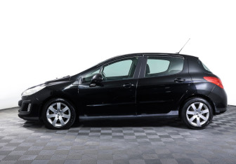 Подержанный автомобиль Peugeot 308 Hatchback 2008 года (8 фото)