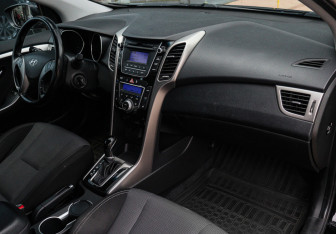 Подержанный автомобиль Hyundai i30 Hatchback 2012 года (7 фото)