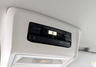 Подержанный автомобиль Volkswagen Multivan 2020 года (30 фото)