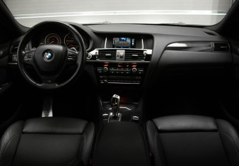 Подержанный автомобиль BMW X4 2015 года (8 фото)
