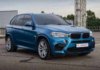 Подержанный автомобиль BMW X5 M 2015 года (3 фото)