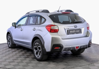 Подержанный автомобиль Subaru XV 2014 года (7 фото)