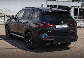 Подержанный автомобиль BMW X3 2024 года (7 фото)