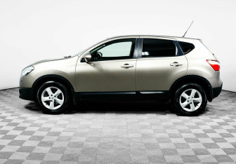 Подержанный автомобиль Nissan Qashqai 2012 года (3 фото)