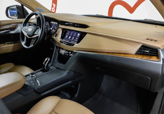 Подержанный автомобиль Cadillac XT5 2020 года (9 фото)