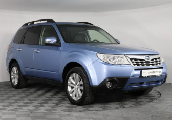 Подержанный автомобиль Subaru Forester Suv 2011 года (3 фото)