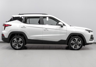 Новый Москвич 3 2022 (4 фото)