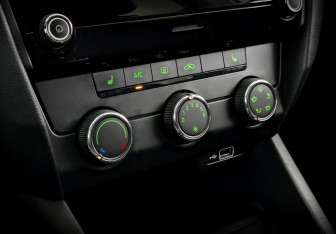 Подержанный автомобиль Skoda Octavia Liftback 2019 года (25 фото)