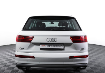 Подержанный автомобиль Audi Q7 2018 года (6 фото)