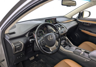 Подержанный автомобиль Lexus NX 2018 года (16 фото)
