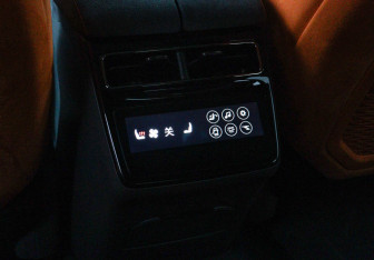 Подержанный автомобиль Zeekr 001 2023 года (15 фото)