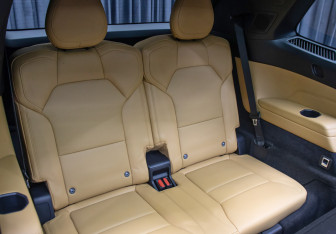 Подержанный автомобиль Lynk&Co 09 2022 года (12 фото)