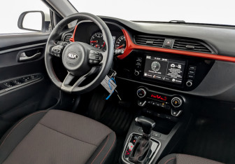 Подержанный автомобиль Kia Rio Sedan 2020 года (27 фото)
