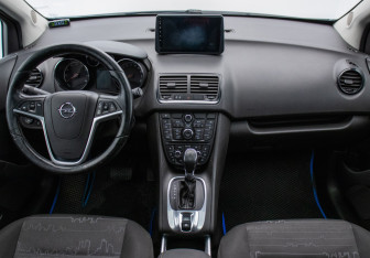 Подержанный автомобиль Opel Meriva 2014 года (13 фото)