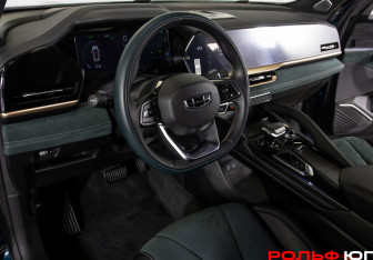 Подержанный автомобиль Geely Monjaro 2023 года (19 фото)