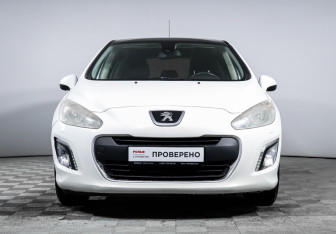 Подержанный автомобиль Peugeot 308 Hatchback 2012 года (2 фото)