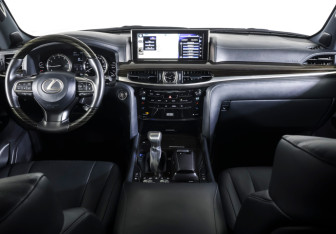 Подержанный автомобиль Lexus LX 2019 года (13 фото)