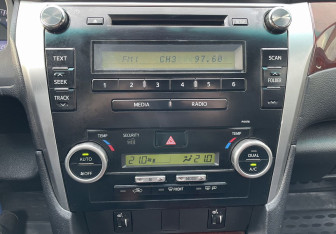 Подержанный автомобиль Toyota Camry Sedan 2012 года (13 фото)