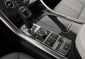 Подержанный автомобиль Land Rover Range Rover Sport 2014 года (32 фото)