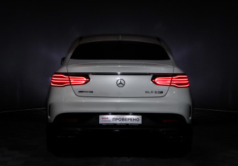 Подержанный автомобиль Mercedes-Benz GLE AMG 2017 года (19 фото)